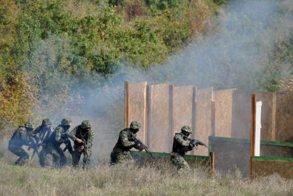 На военния полигон &quot;Корен&quot; край Хасково се проведе заключителният етап на Българо-Американското учение &quot;Ответен удар-2014&quot;. Снимка: БТА