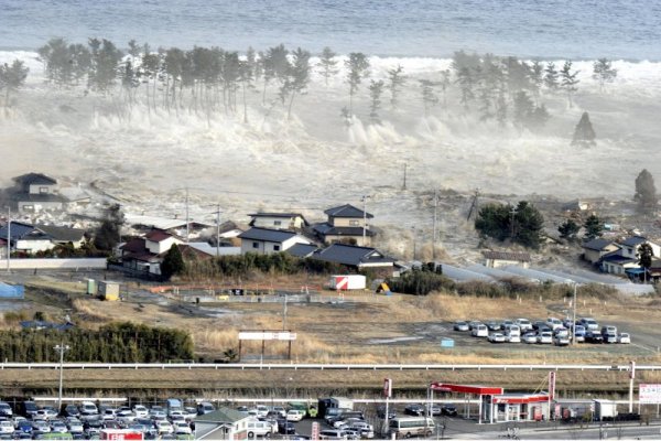 Град Натори в перфектура Мияги на 11 март 2011 г. Снимка: Reuters