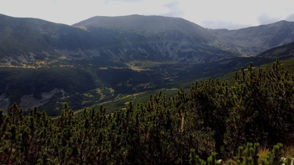 Планината ни посреща с едва забележима дъга. Снимка: Личен архив