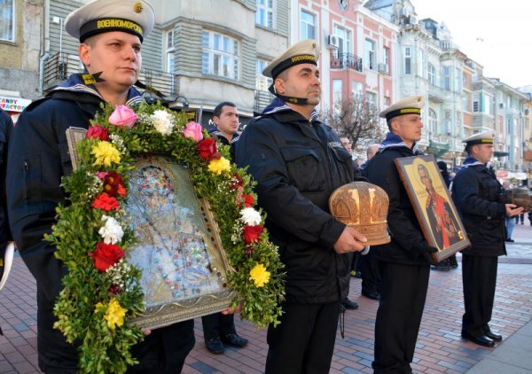 Още кадри от празника във Варна. Снимка: БТА