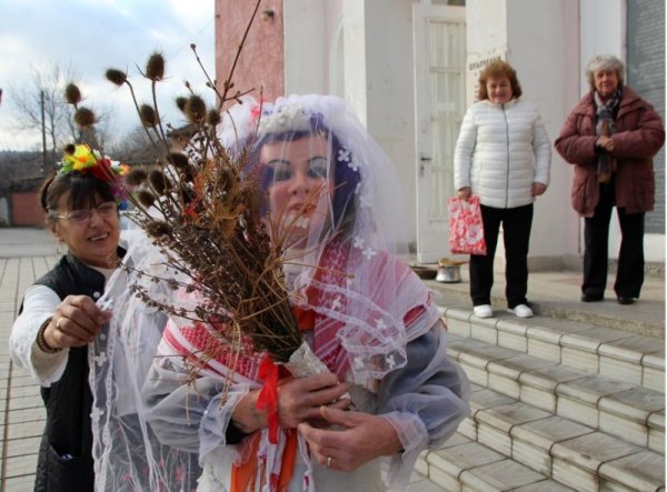 Още снимки от тържественото отбелязване на Бабинден в Хотница. Снимка: БТА