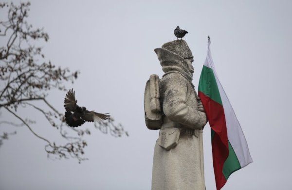 Пред паметника &quot;Одринска епопея&quot; в столицата се проведе тържествено поклонение по повод Деня на Тракия и отбелязване на 106 години от Одринската епопея. Снимка: БТА