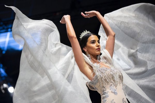 По време на втората вечер на Софийска седмица на модата (Sofia Fashion Week) Есен/Зима 2019/2020 бяха представени булченски колекции. Снимка: БТА
&nbsp;