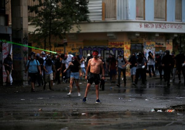 Протестите в Чили започнаха заради билетчето за метрото Снимка: Reuters