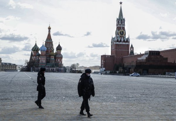 Червеният площад в Москва също е без хора. Снимка: БГНЕС