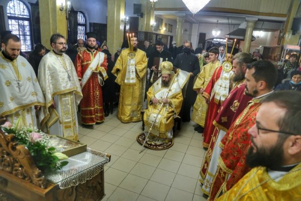 Архиерейска света Литургия се провежда в храм &quot;Св. ап. Андрей Първозвани&quot; по случай днешния Андреевден. Снимка: БГНЕС