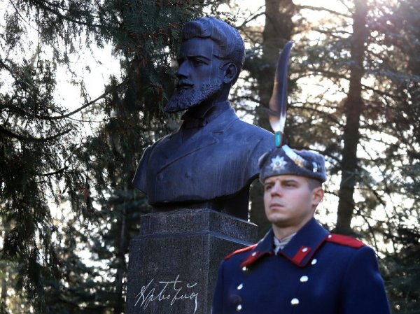 Поклон пред Христо Ботев и в София. Снимка: БГНЕС