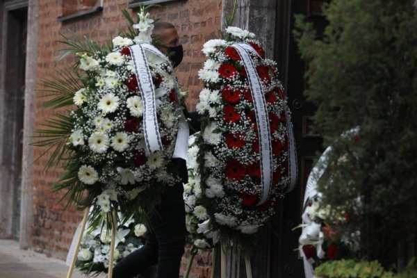 Хора от целия обществен и политически живот на страната се събраха в църквата &quot;Света София&quot;, за да се сбогуват с известният журналист и бизнесмен Борислав Дионисиев. Снимка: Димитър Кьосемарлиев, Dnes.bg