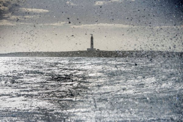 Бурно море край испанския остров Менорка. Снимка: БГНЕС