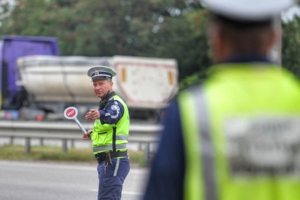 Пътната полиция повежда специализирана операция, при която към вчерашна дата са проверени над 7500 моторни превозни средства. Извършен е контрол на над 10 хиляди водачи и пътници. Снимка: Димитър Кьосемарлиев, Dnes.bg