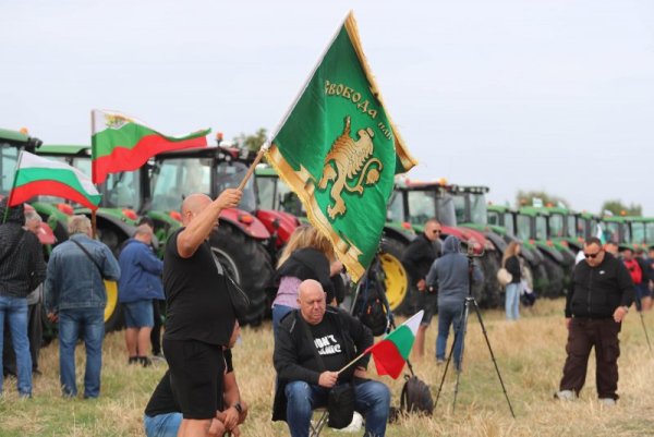 Още от протеста на производителите. Снимка: Димитър Кьосемарлиев, Dnes.bg